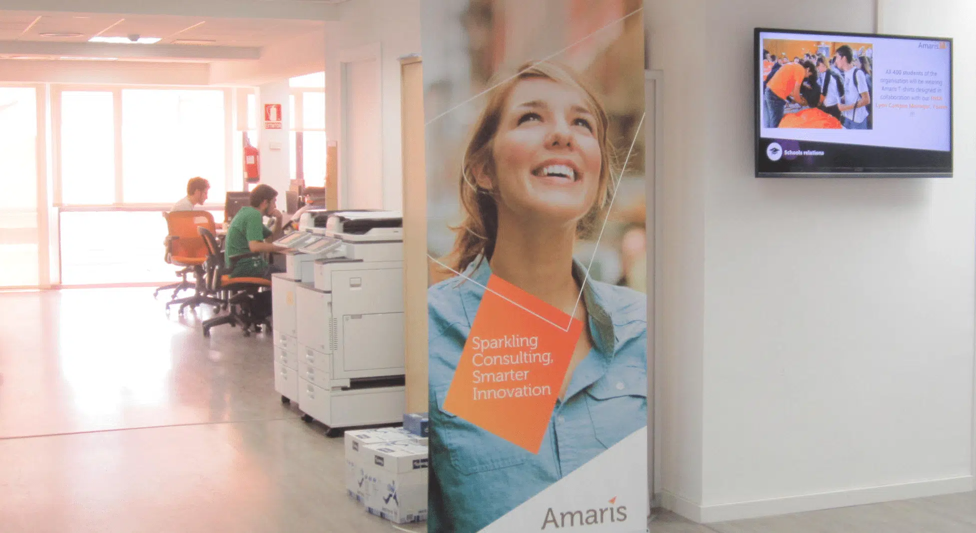 Affichage dynamique dédié à la communication interne dans un open space